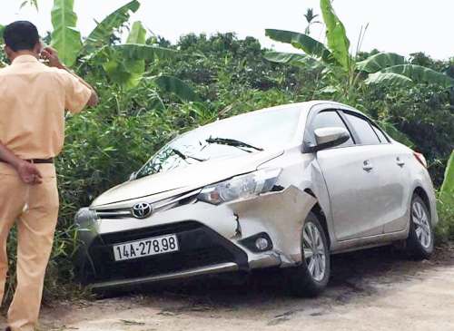 Tài xế bị sát hại, xác bỏ ở vệ đường