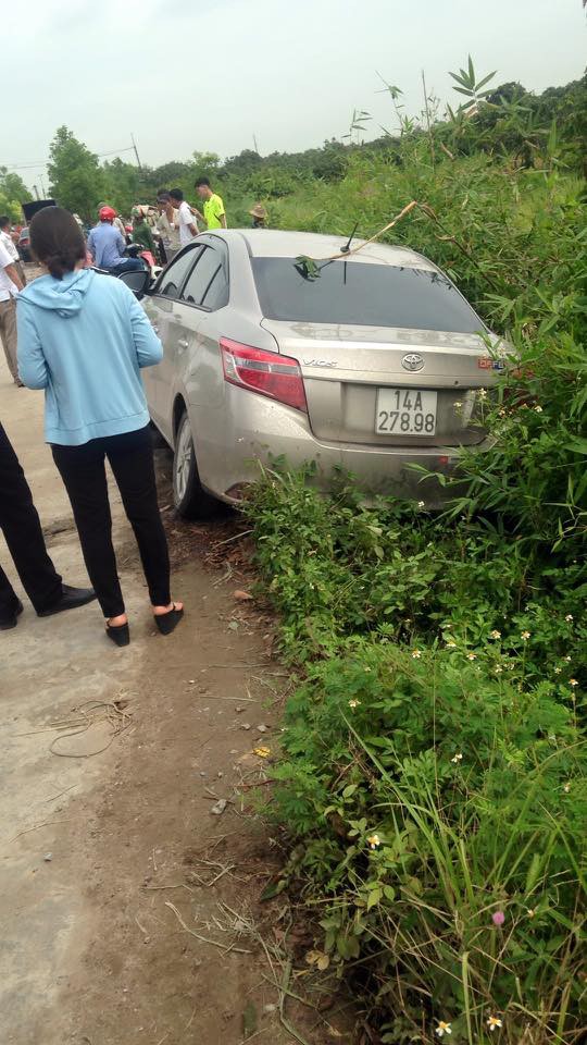 Thi thể người đàn ông ở cạnh đê, cách xe ô tô gần 10km