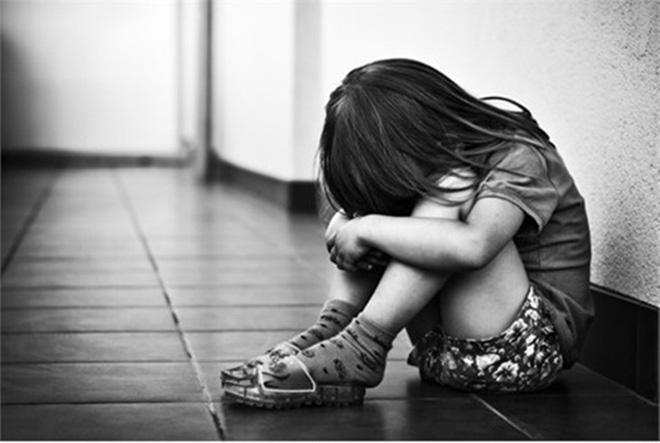 TPHCM: Bắt gã đàn ông U60 cho tiền rồi dâm ô bé gái 10 tuổi thi hành án sau gần 1 năm được tại ngoại