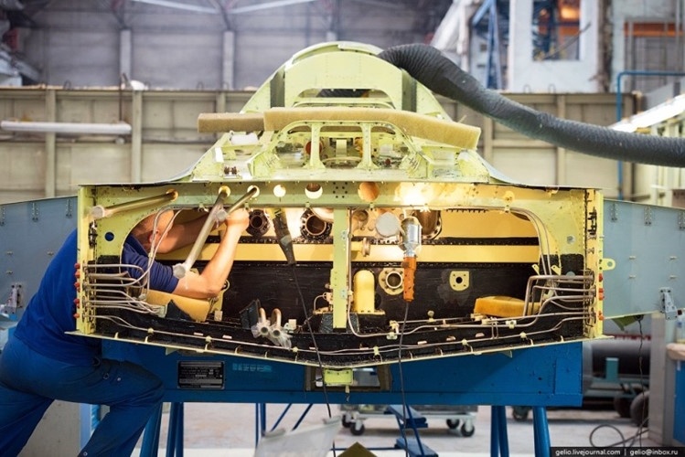 Bên trong nơi sản xuất tiêm kích Su-30 Việt Nam có gì đặc biệt?