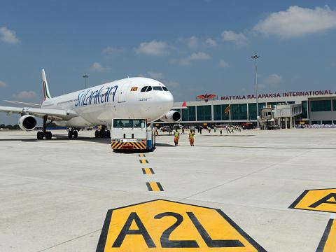 Trung Quốc bắt đầu thắt dây thòng lọng tại Sri Lanka