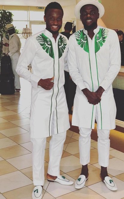Vừa đổ bộ đến nước Nga, đội tuyển Nigeria tiếp tục gây ‘sốt’ với kiểu trang phục mới