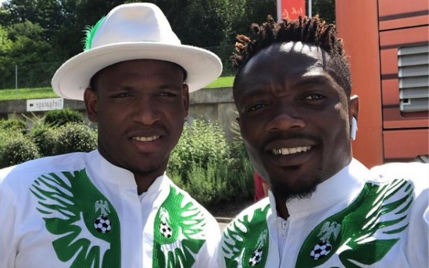 Vừa đổ bộ đến nước Nga, đội tuyển Nigeria tiếp tục gây ‘sốt’ với kiểu trang phục mới