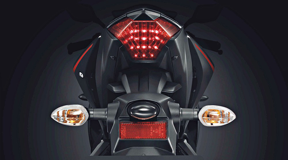 Yamaha R3 bản 2018 giá 5.900 USD tại Thái Lan Yamaha R3 bản 2018 giá 5.900 USD tại Thái Lan