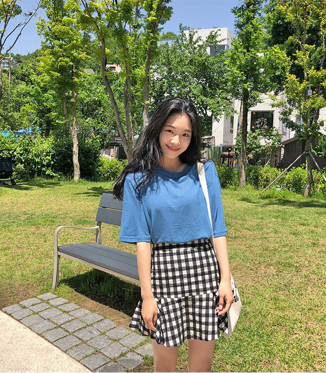 5 kiểu áo cotton đơn giản, mặc lên dễ đẹp để các nàng diện cả tuần cũng không thấy chán 5 kiểu áo cotton đơn giản, mặc lên dễ đẹp để các nàng diện cả tuần cũng không thấy chán
