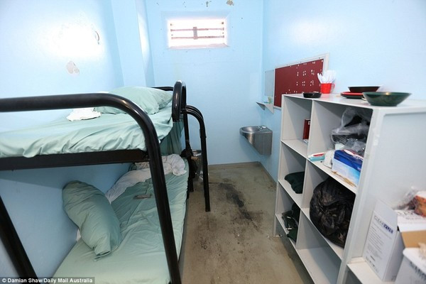Tài tử TQ nghi hiếp dâm tập thể bị đánh đập ở nhà tù Australia