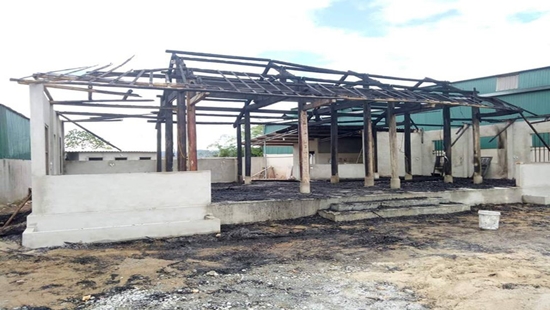 Châm lửa đốt quán đối thủ vì sợ bị mất hết khách