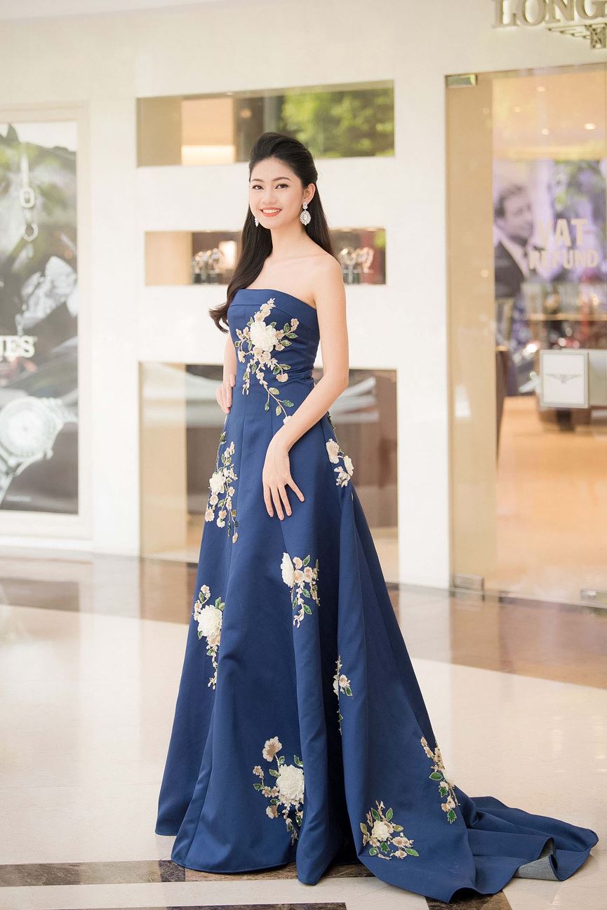 Đỗ Mỹ Linh tự tin đọ sắc cùng dàn Hoa hậu, Á hậu tại họp báo chung khảo phía Nam Đỗ Mỹ Linh tự tin đọ sắc cùng dàn Hoa hậu, Á hậu tại họp báo chung khảo phía Nam