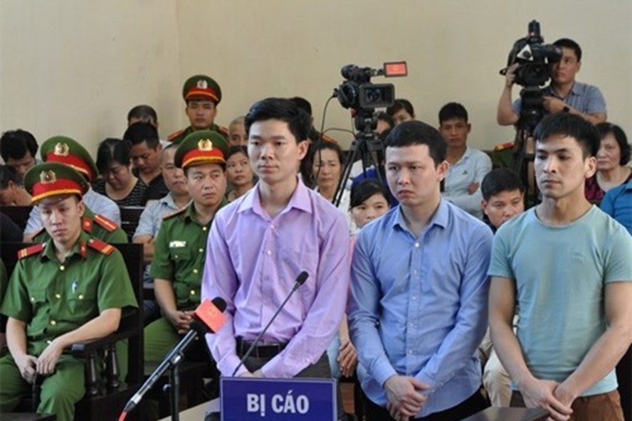 Vụ xét xử tai biến chạy thận: Một số bác sĩ được mời lên cơ quan điều tra Vụ xét xử tai biến chạy thận: Một số bác sĩ được mời lên cơ quan điều tra