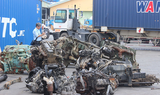 Ùn ứ phế liệu tại cảng Cát Lái