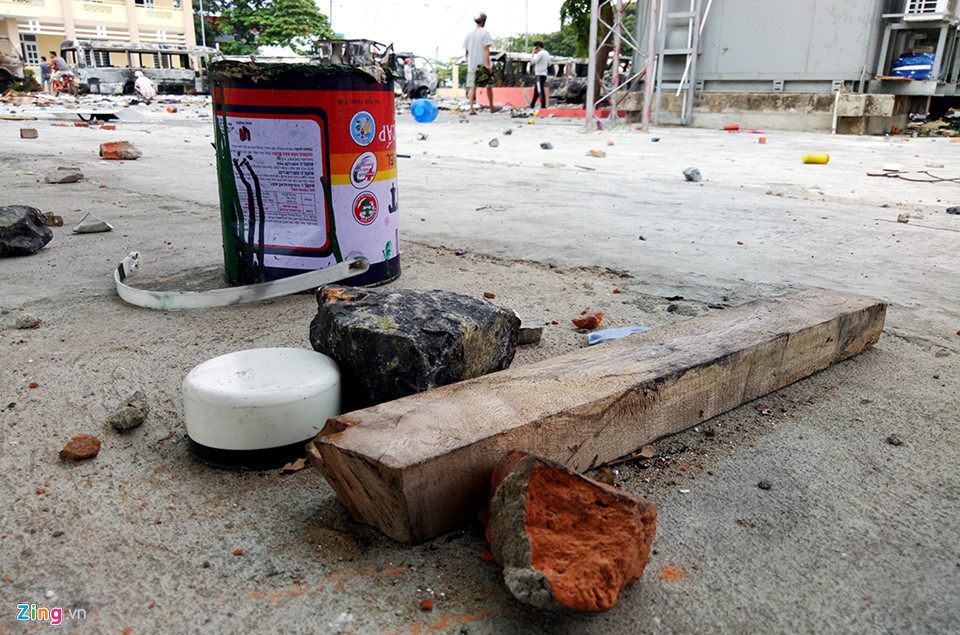 Bên trong trụ sở cảnh sát bị người quá khích đập phá ở Bình Thuận