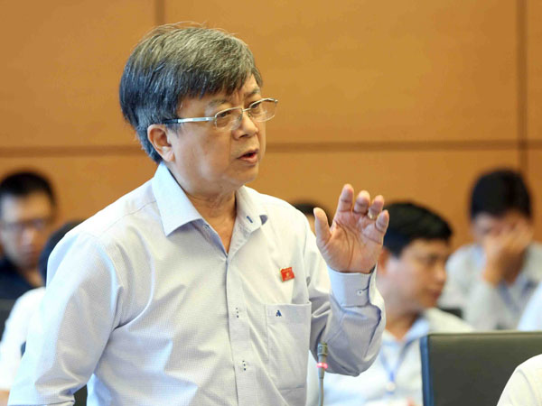 Càng phức tạp, càng phải có luật Biểu tình