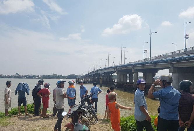 Nữ giáo viên mầm non nhảy sông Đồng Nai mất tích