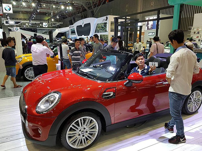 Ô tô nhập khẩu lại bị ‘dội gáo nước lạnh’