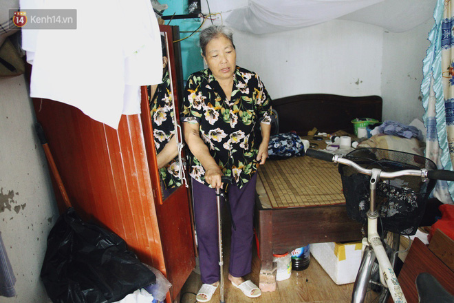 Cụ bà xa quê 11 năm, ở trọ Hà Nội để chạy thận và sống nhờ những vần thơ của chồng: Lấy người xấu trai, sau này người ta chiều mình