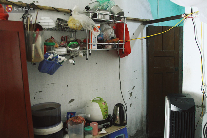 Cụ bà xa quê 11 năm, ở trọ Hà Nội để chạy thận và sống nhờ những vần thơ của chồng: Lấy người xấu trai, sau này người ta chiều mình