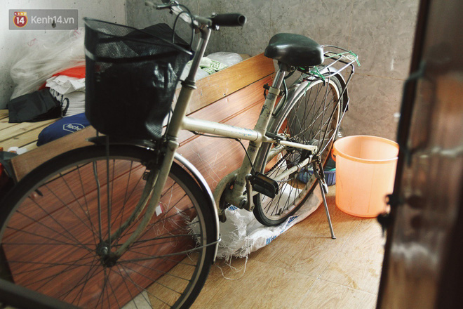 Cụ bà xa quê 11 năm, ở trọ Hà Nội để chạy thận và sống nhờ những vần thơ của chồng: Lấy người xấu trai, sau này người ta chiều mình