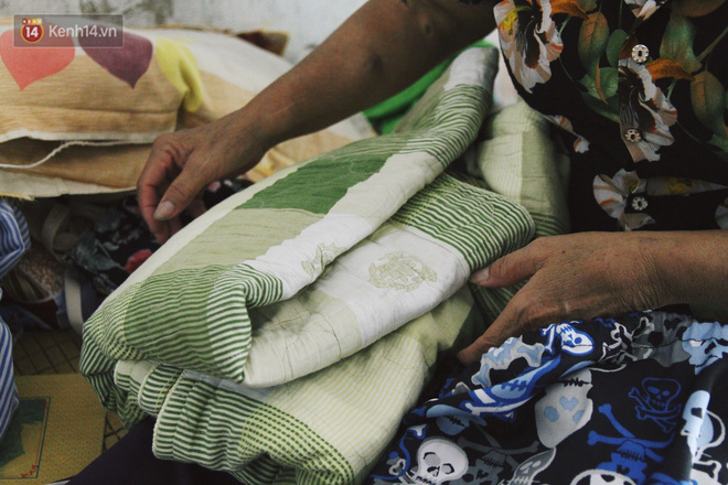 Cụ bà xa quê 11 năm, ở trọ Hà Nội để chạy thận và sống nhờ những vần thơ của chồng: Lấy người xấu trai, sau này người ta chiều mình