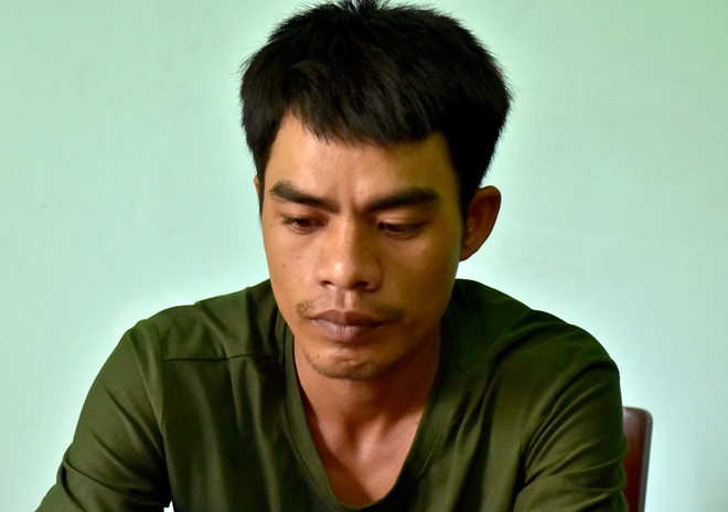 Dùng súng nhựa khống chế tài xế taxi, cướp tài sản