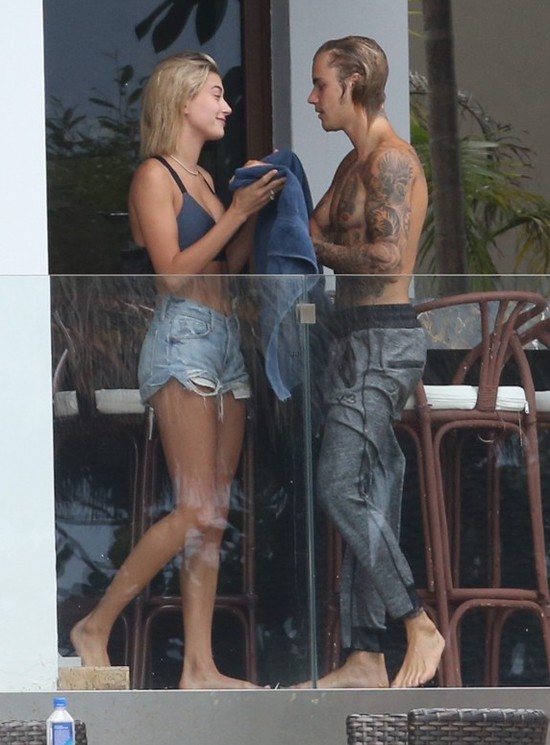 Chia tay Selena Gomez, Justin Bieber lại tiếp tục quay lại với một cô bồ cũ khác Chia tay Selena Gomez, Justin Bieber lại tiếp tục quay lại với một cô bồ cũ khác