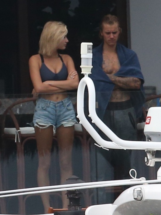Chia tay Selena Gomez, Justin Bieber lại tiếp tục quay lại với một cô bồ cũ khác Chia tay Selena Gomez, Justin Bieber lại tiếp tục quay lại với một cô bồ cũ khác