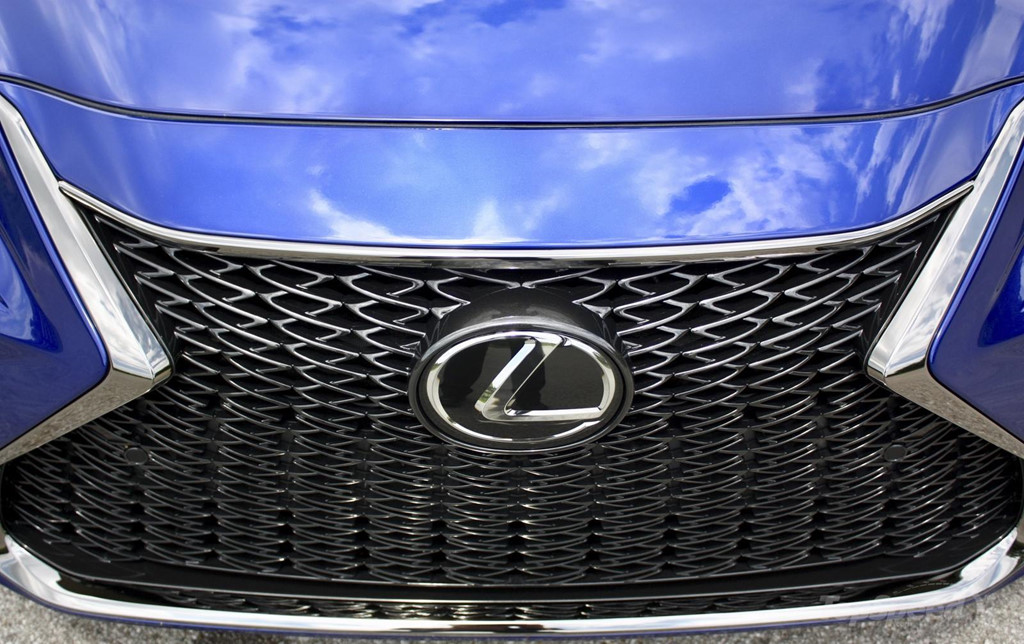 Lexus ES cuốn hút hơn với phiên bản thể thao