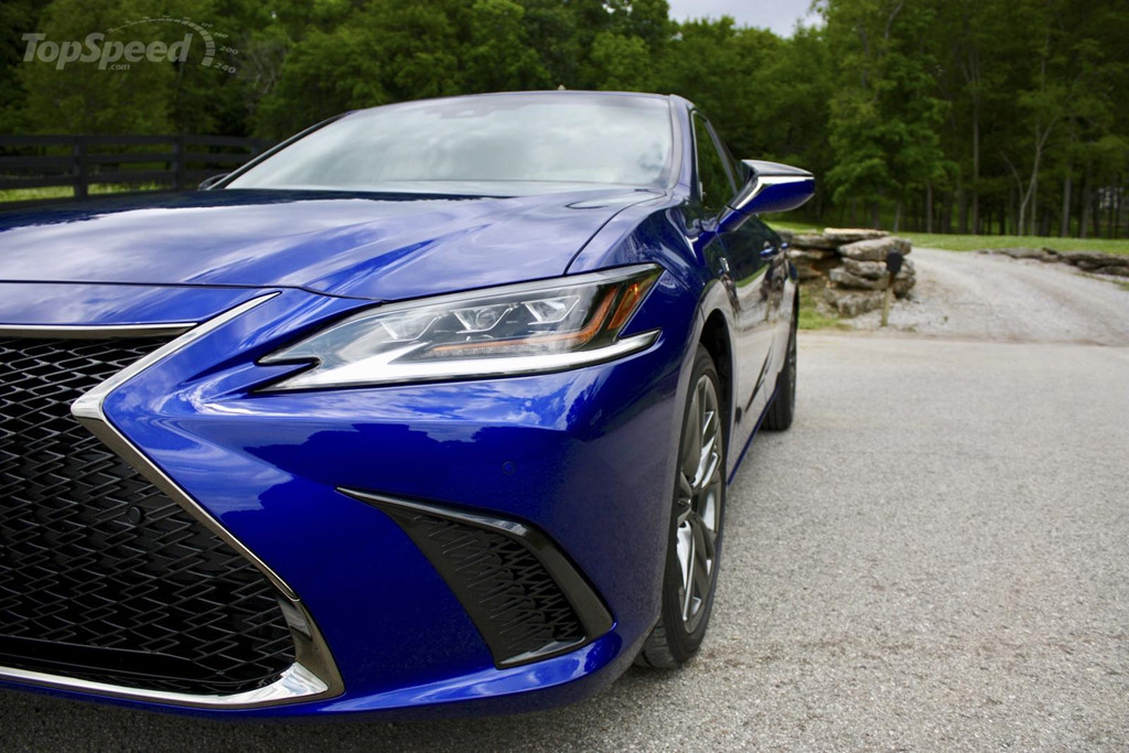 Lexus ES cuốn hút hơn với phiên bản thể thao