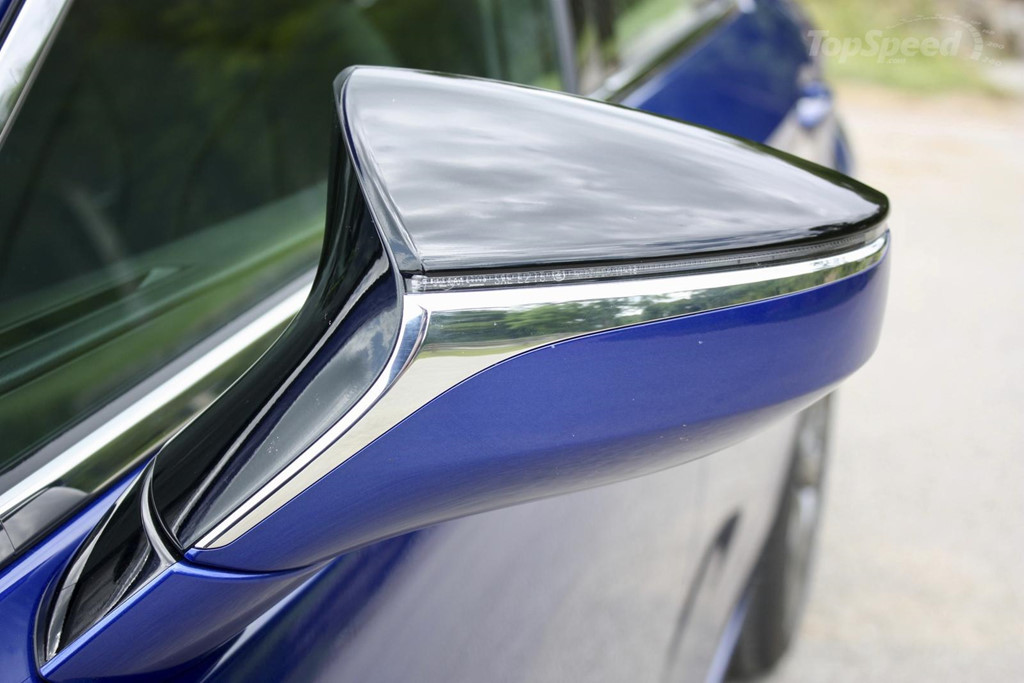 Lexus ES cuốn hút hơn với phiên bản thể thao