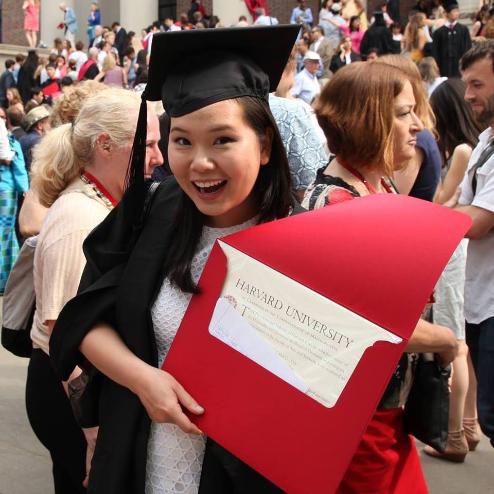 Viết luận về lần đầu mặc áo ngực, nữ sinh Việt trúng tuyển vào Đại học Harvard Viết luận về lần đầu mặc áo ngực, nữ sinh Việt trúng tuyển vào Đại học Harvard