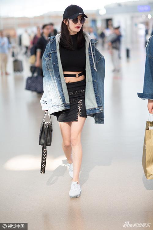 Muốn không để lộ eo ngấn mỡ thì hãy tránh thật xa 3 kiểu đồ này