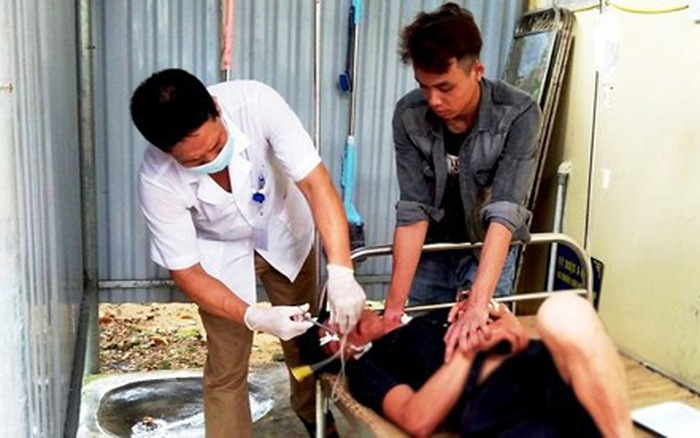 Vợ bỏ đi, chồng gọi điện không được liền ăn lá ngón tự tử Vợ bỏ đi, chồng gọi điện không được liền ăn lá ngón tự tử