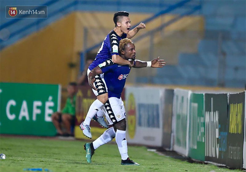 Bầu Hiển thưởng Hà Nội FC hơn 1 tỷ đồng sau trận thắng ngược Than Quảng Ninh