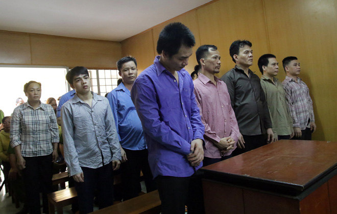 Băng nhóm giang hồ Sài Gòn ăn tiền trên thân xác người bán dâm chuyển giới