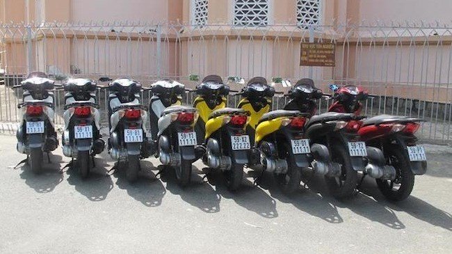 Dân chơi xe máy: Sắm cả dàn biển tứ quý, ngũ quý