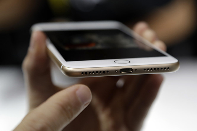 iPhone 2019 có thể thay cổng Lightning bằng USB-C