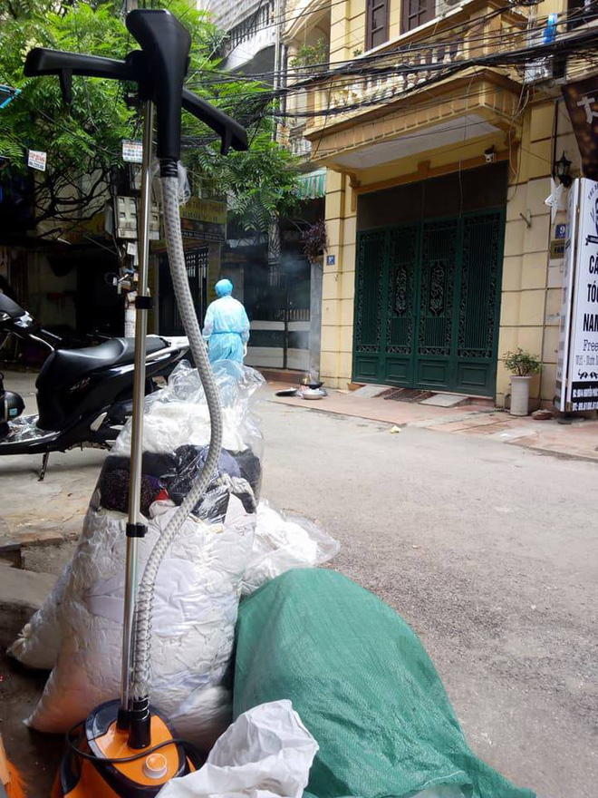 Hà Nội: Phát hiện thi thể người đàn ông bốc mùi nồng nặc trong ngôi nhà 3 tầng trên phố Nguyễn Phúc Lai