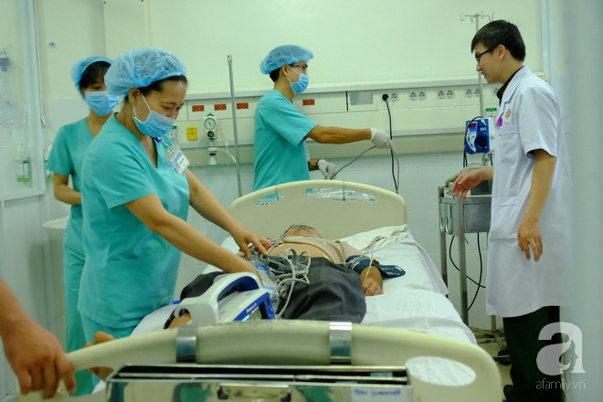 Ngư dân bị xuất huyết não được trực thăng bay ra Trường Sa cứu kịp thời trong đêm