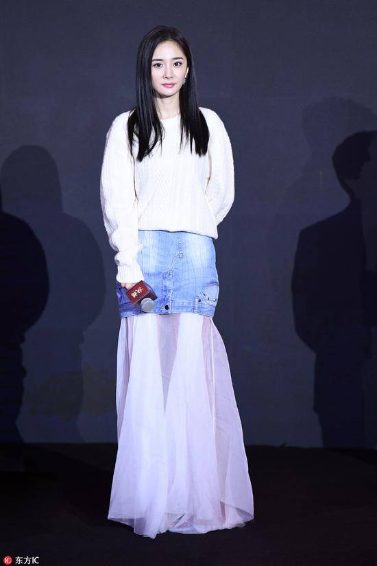 Chán kiểu jeans ngoan hiền, các cô gái trẻ thích chơi trội với loạt jeans khác người Chán kiểu jeans ngoan hiền, các cô gái trẻ thích chơi trội với loạt jeans khác người