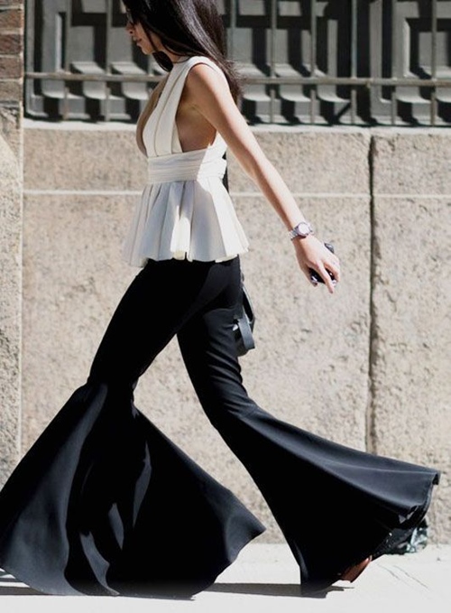 Quần ống loe đã trở lại, hứa hẹn lợi hại hơn xưa!