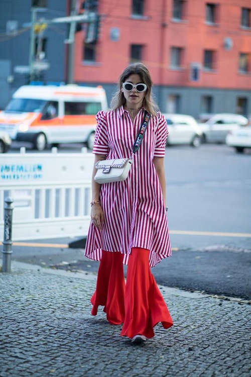 Quần ống loe đã trở lại, hứa hẹn lợi hại hơn xưa!