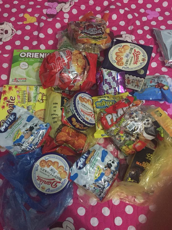 Có một thứ hạnh phúc lớn lao mang tên đồ tiếp tế của bố mẹ gửi lên