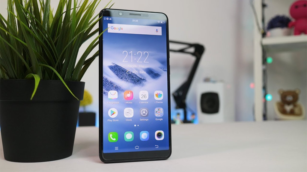 5 smartphone tầm trung giá mềm vừa về Việt Nam