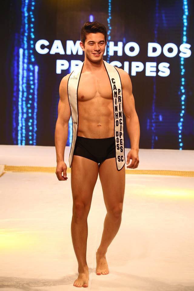 Trai đẹp 6 múi lai hai 2 dòng máu Đức - Hàn chứng minh anh chàng hoàn hảo trong truyền thuyết là có thật