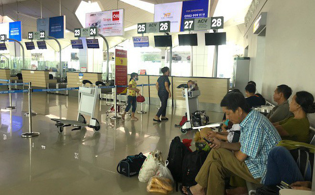 Nữ hành khách Trung Quốc trình báo bỏ quên túi đồ có 10 nghìn USD ở sân bay Vinh