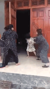 Phục gần 2 tuần, nhóm phụ nữ cuối cùng cũng tìm được nơi ở của tên trộm xinh đẹp