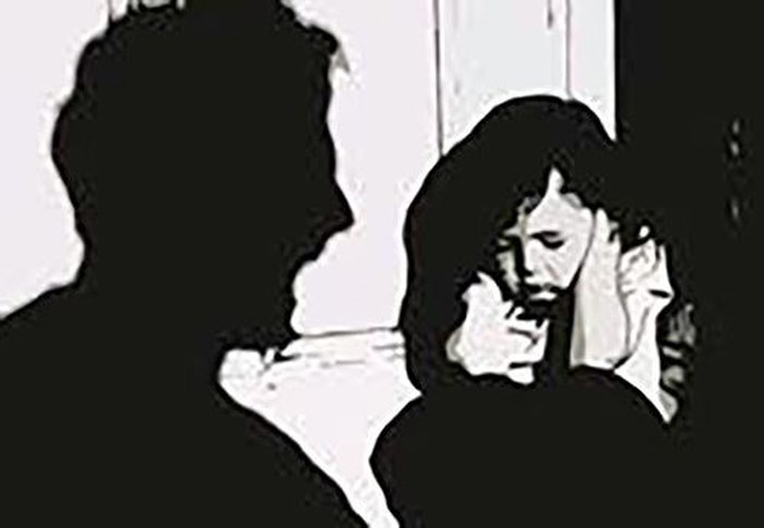 Bé 6 tuổi bị gã hàng xóm xâm hại tình dục trong phòng trọ