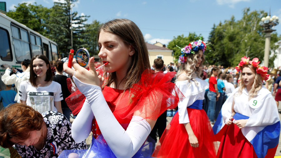 Nga gặp Saudia Arabia: Nét đẹp ẩn trong hình hài xấu xí