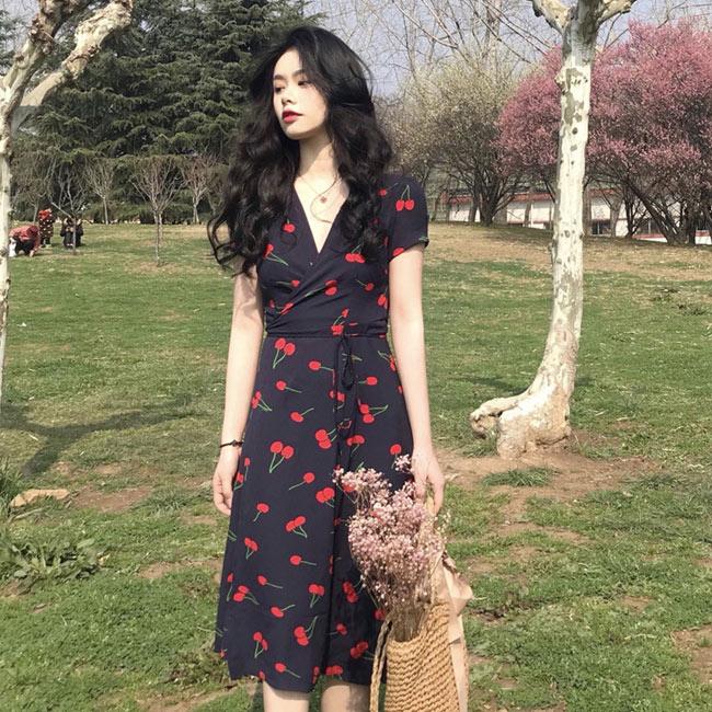 Có một kiểu họa tiết còn xinh hơn chấm bi mà bạn cần phải sắm cho mùa hè Có một kiểu họa tiết còn xinh hơn chấm bi mà bạn cần phải sắm cho mùa hè