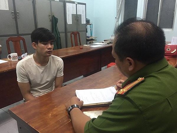 Nhóm thanh niên đánh đập cặp đôi nước ngoài, cướp tài sản