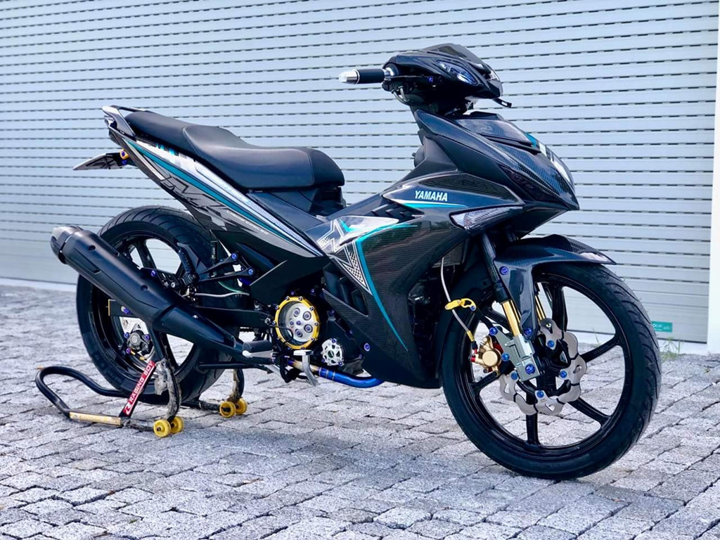 Yamaha Exciter phủ carbon hơn 15 triệu đồng tại Việt Nam